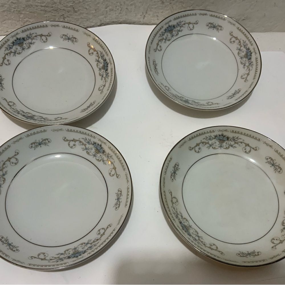 Diane Fine Porcelain China Bowls Japan 4 Fruit Berry Dessert Dish Platinum Trim